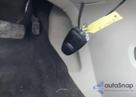 2017 Ford Escape Titanium z USA, uszkodzony, nr VIN 1FMCU9J99HUE89713